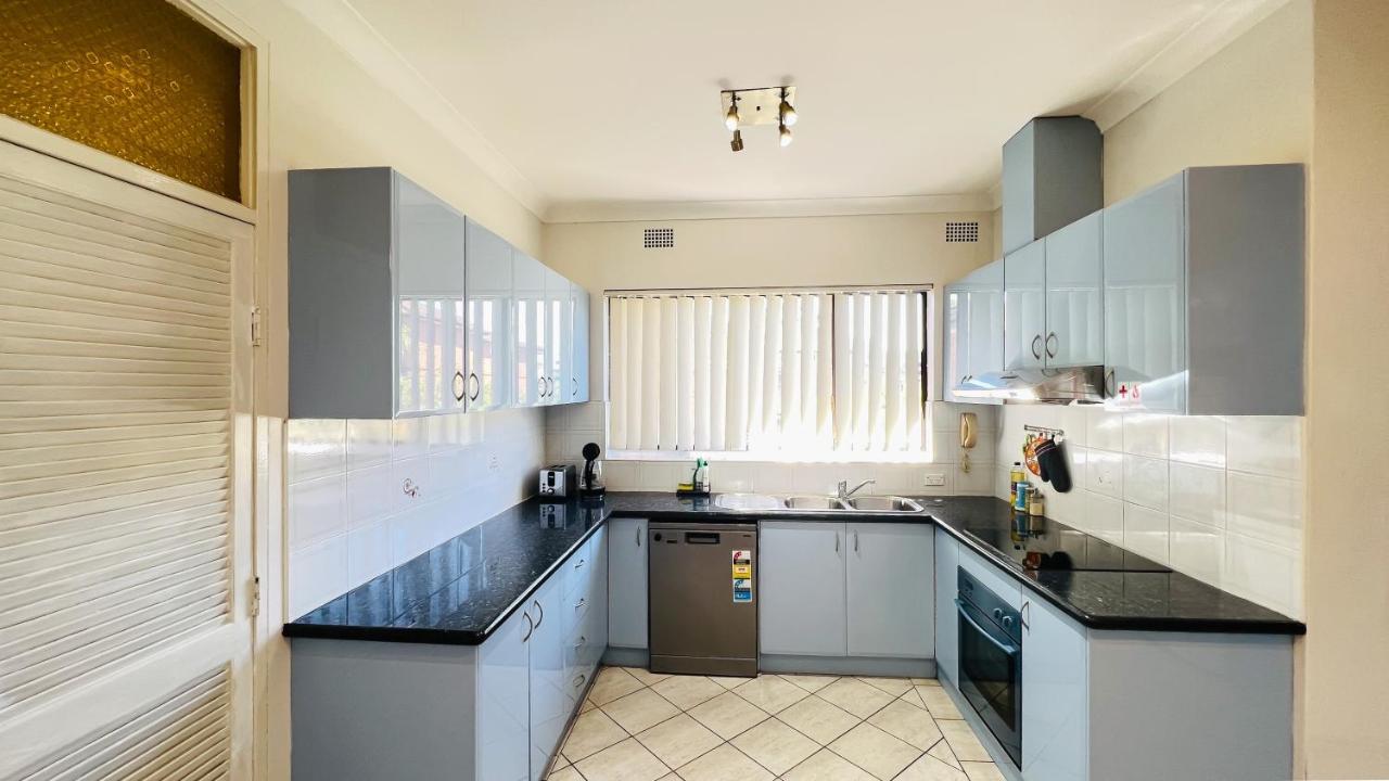 Appartamento Carlton 3 Beds Unit - Free Parking Sydney Esterno foto